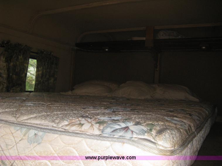 image for item L6344 2004 Ponderosa horse trailer