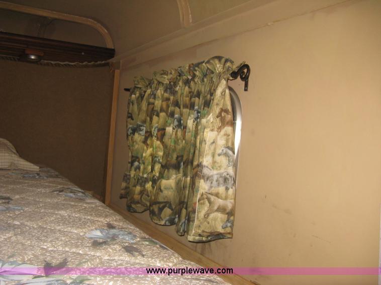 image for item L6344 2004 Ponderosa horse trailer