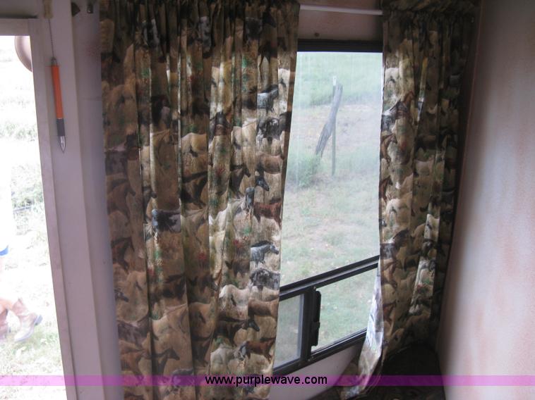 image for item L6344 2004 Ponderosa horse trailer