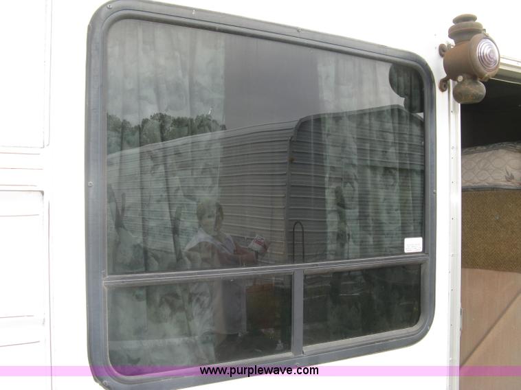 image for item L6344 2004 Ponderosa horse trailer