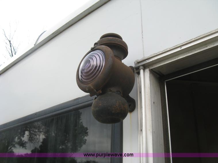 image for item L6344 2004 Ponderosa horse trailer