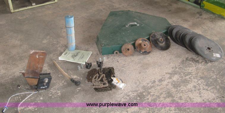 image for item L6413 Sukup 2300 no-till drill