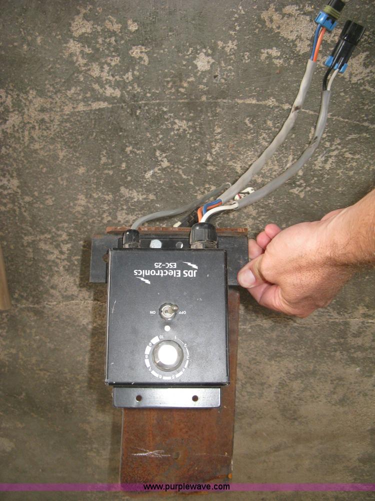 image for item L6413 Sukup 2300 no-till drill