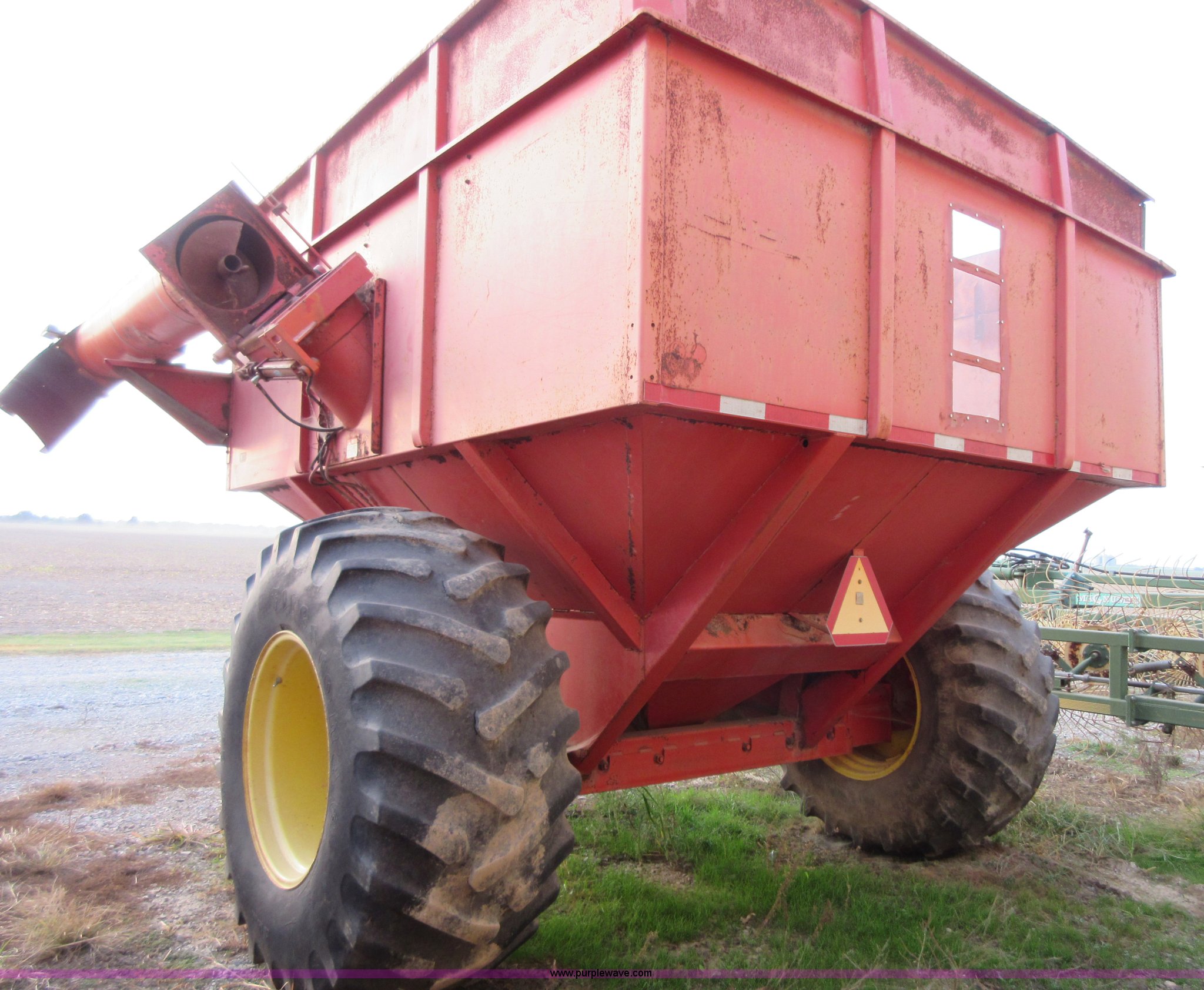 UFT 625 grain cart in Galena, KS Item BB9146 sold Purple Wave