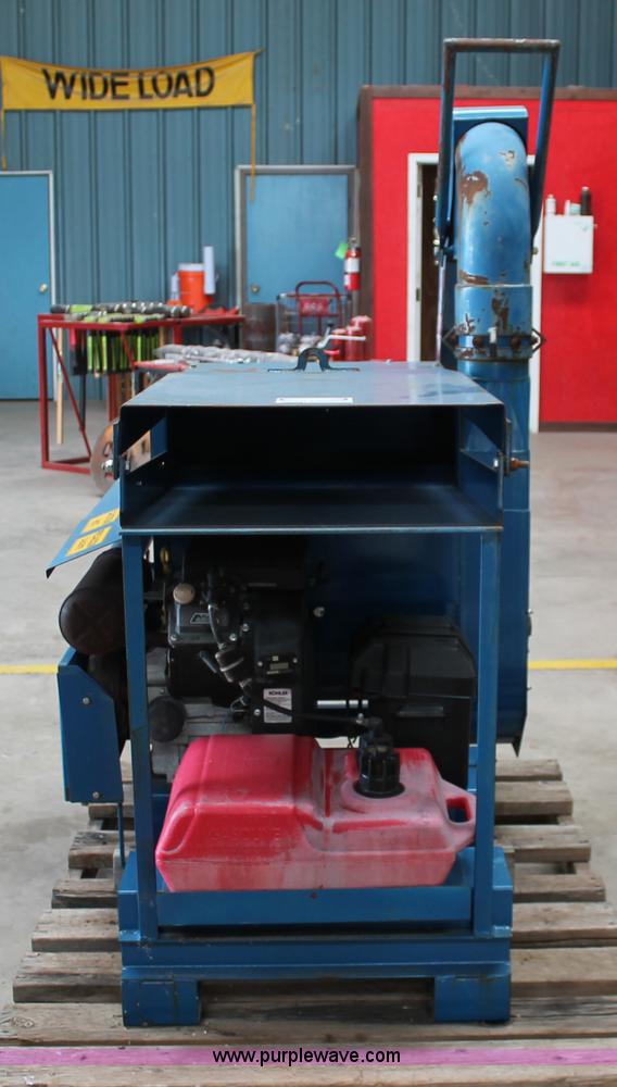 image for item AO9474 Kincaid straw blower