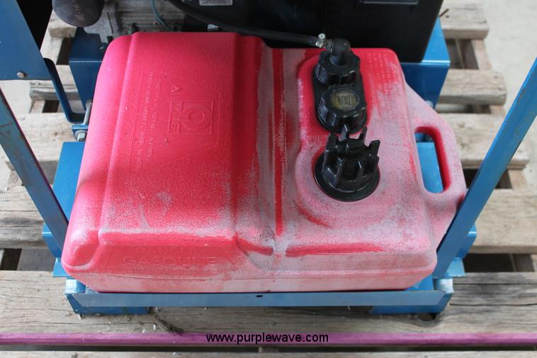 image for item AO9474 Kincaid straw blower