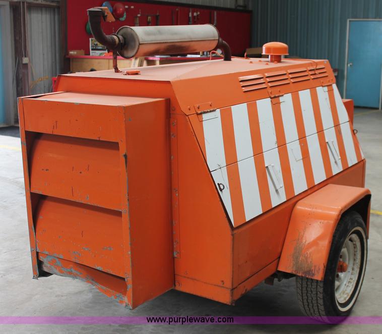 image for item AO9477 Davey 150 air compressor