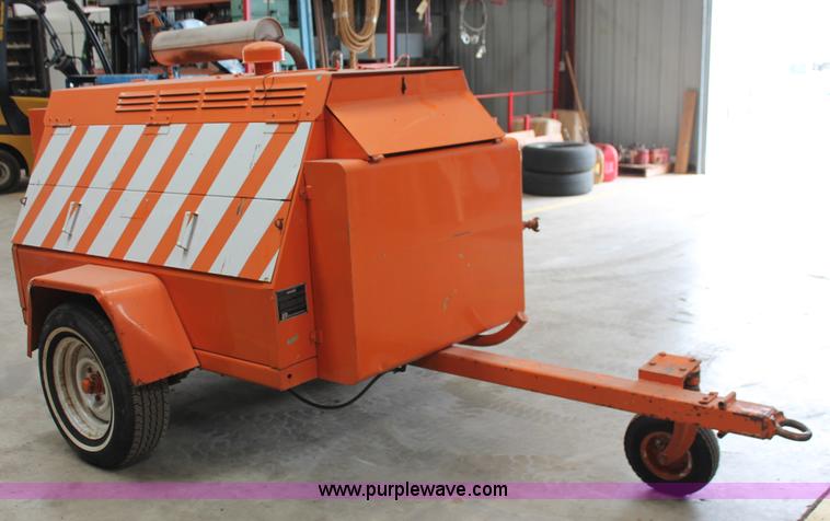 image for item AO9477 Davey 150 air compressor