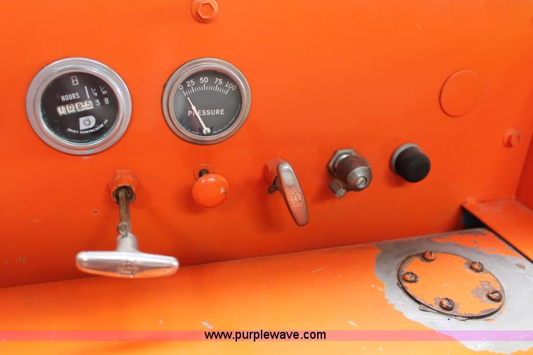 image for item AO9477 Davey 150 air compressor