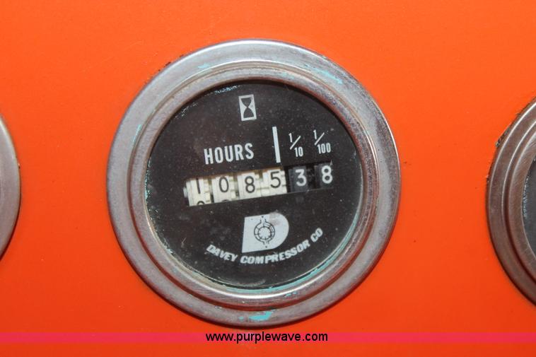 image for item AO9477 Davey 150 air compressor