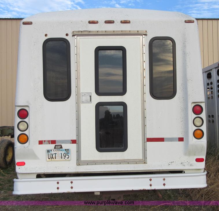 image for item BB9147 1996 Ford Econoline E450 bus