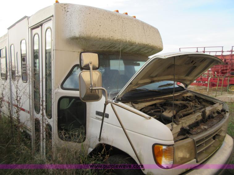 image for item BB9147 1996 Ford Econoline E450 bus