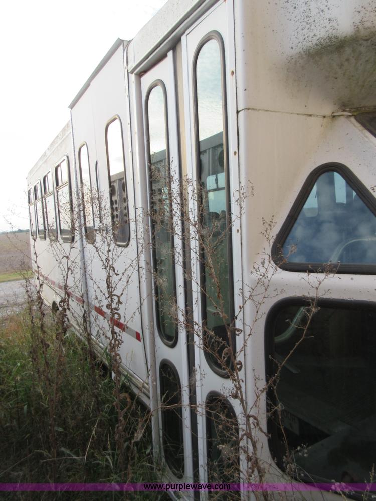 image for item BB9147 1996 Ford Econoline E450 bus