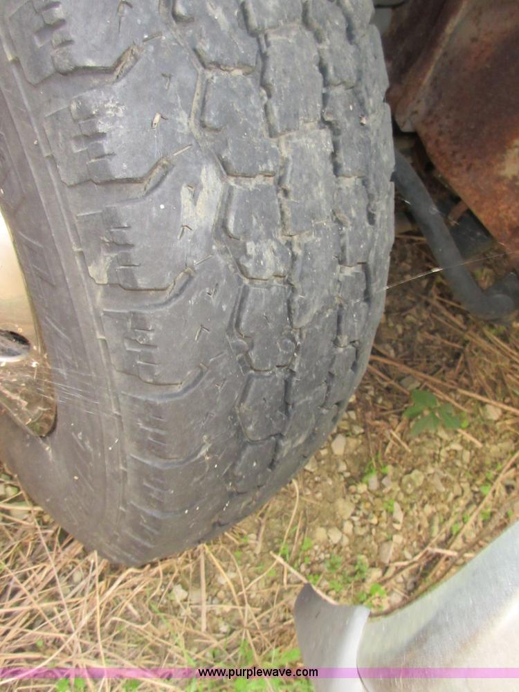 image for item BB9147 1996 Ford Econoline E450 bus