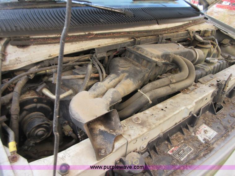 image for item BB9147 1996 Ford Econoline E450 bus