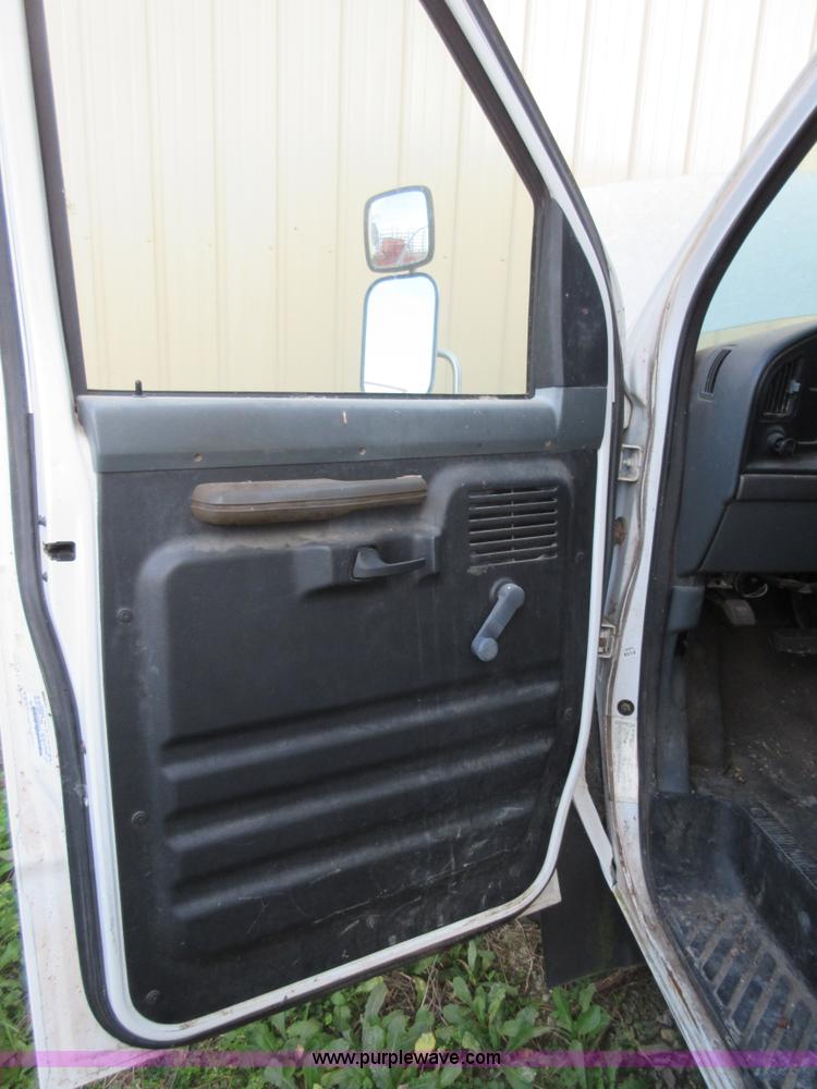 image for item BB9147 1996 Ford Econoline E450 bus