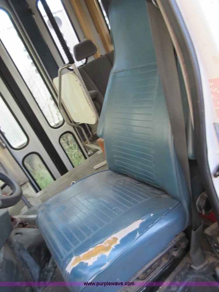 image for item BB9147 1996 Ford Econoline E450 bus