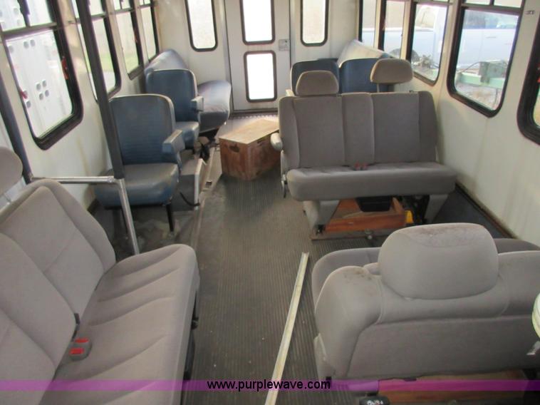 image for item BB9147 1996 Ford Econoline E450 bus