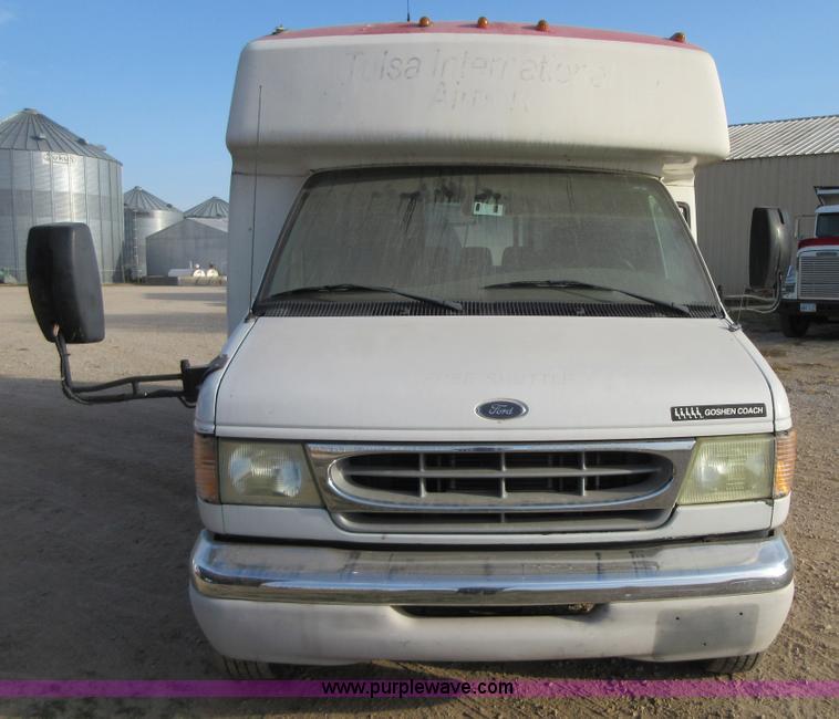 image for item BB9148 2002 Ford 801 bus