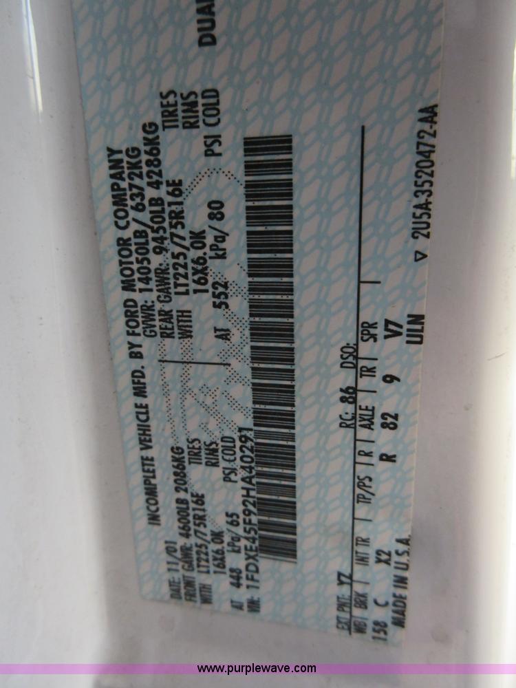 image for item BB9148 2002 Ford 801 bus