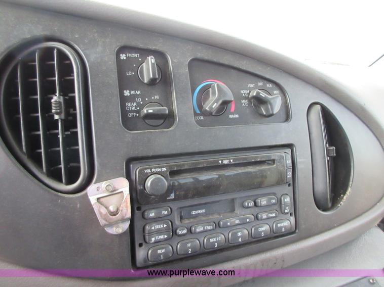 image for item BB9148 2002 Ford 801 bus