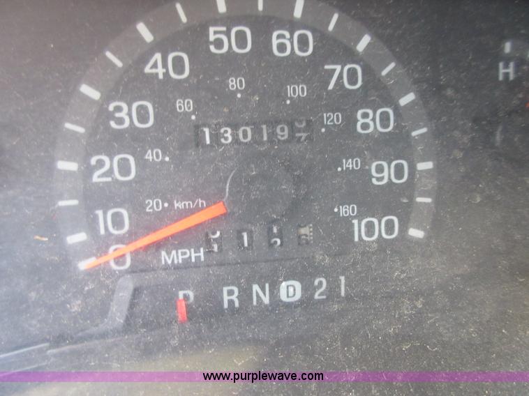 image for item BB9148 2002 Ford 801 bus