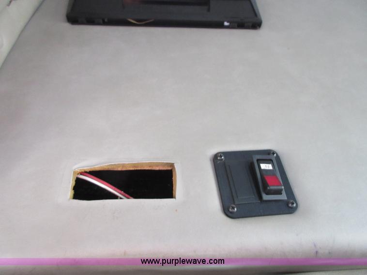 image for item BB9148 2002 Ford 801 bus