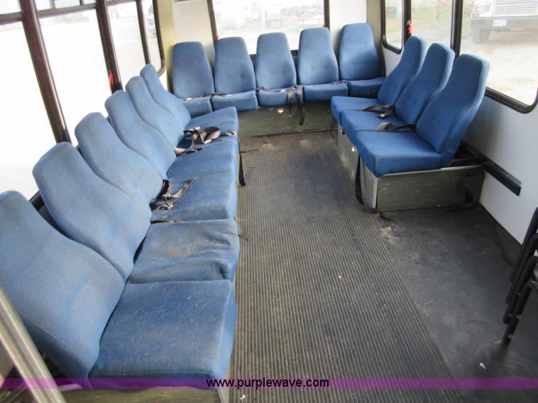 image for item BB9148 2002 Ford 801 bus