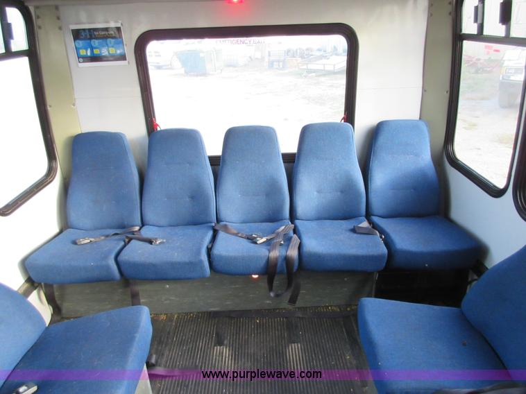 image for item BB9148 2002 Ford 801 bus