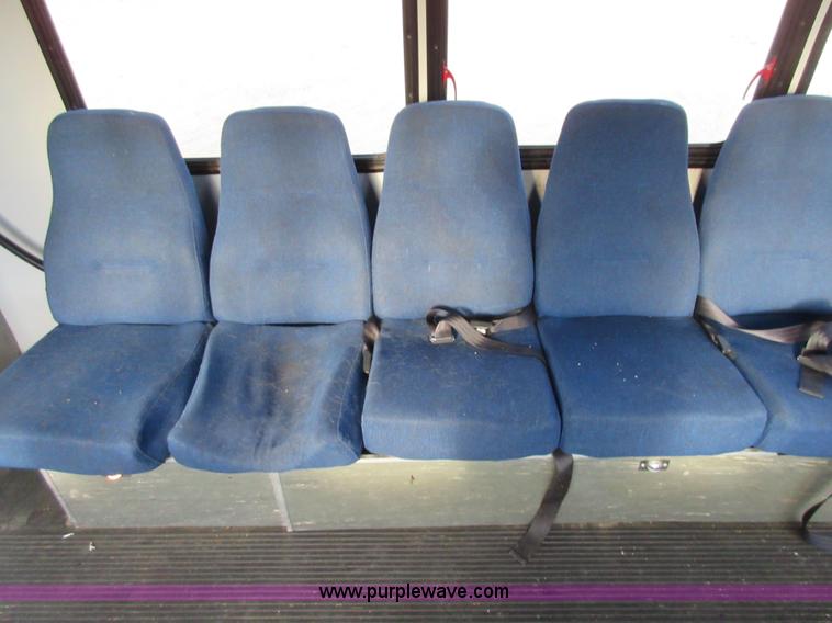 image for item BB9148 2002 Ford 801 bus