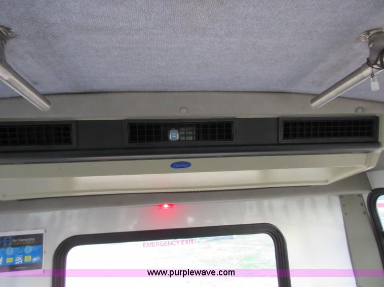 image for item BB9148 2002 Ford 801 bus