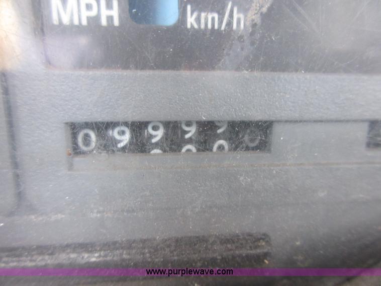 image for item BB9160 1993 Chevrolet S10 flatbed pickup truck