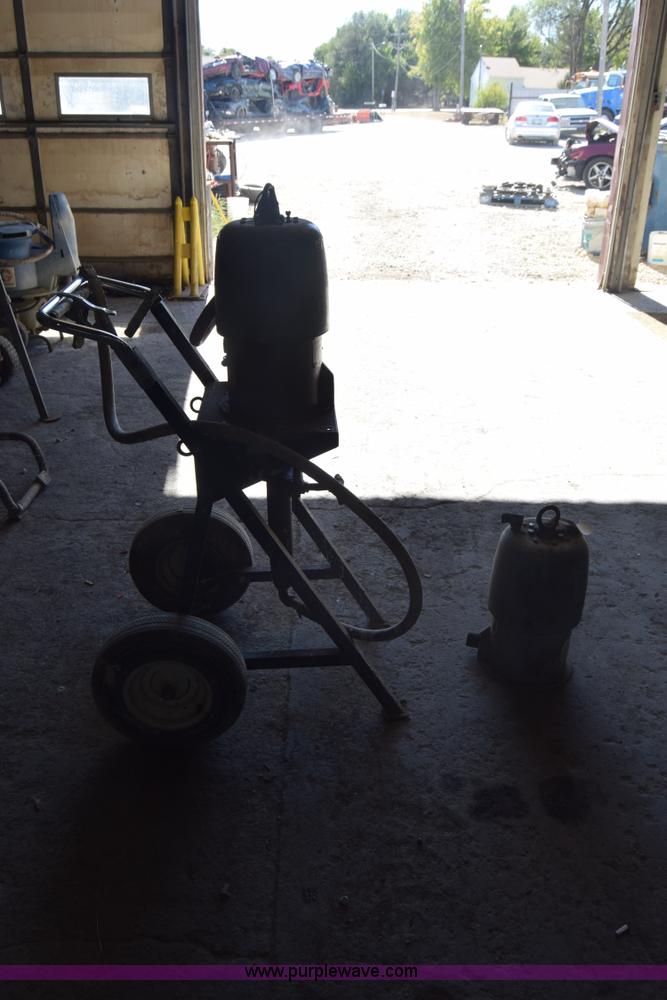 image for item BL9827 Graco paint sprayer