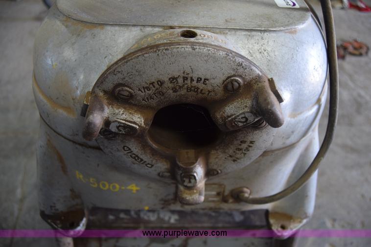 image for item BL9829 Ridgid 500 pipe threader