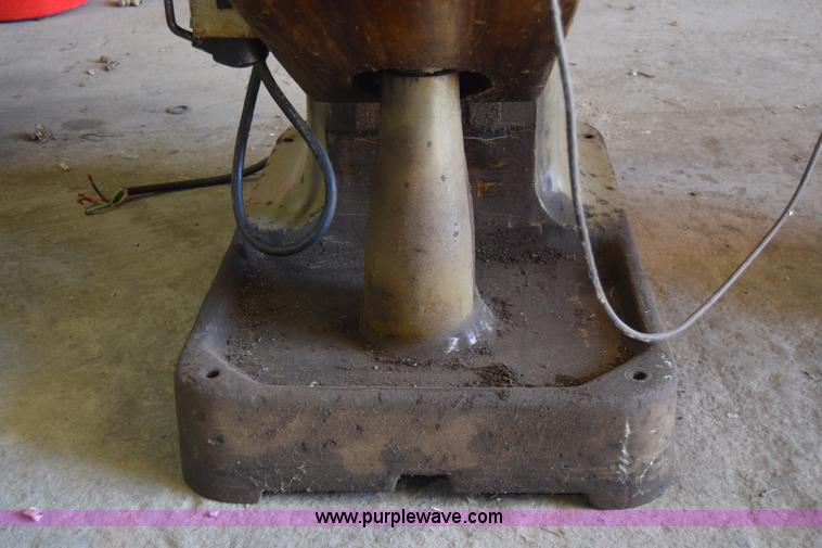 image for item BL9831 Comet 25 vertical mill