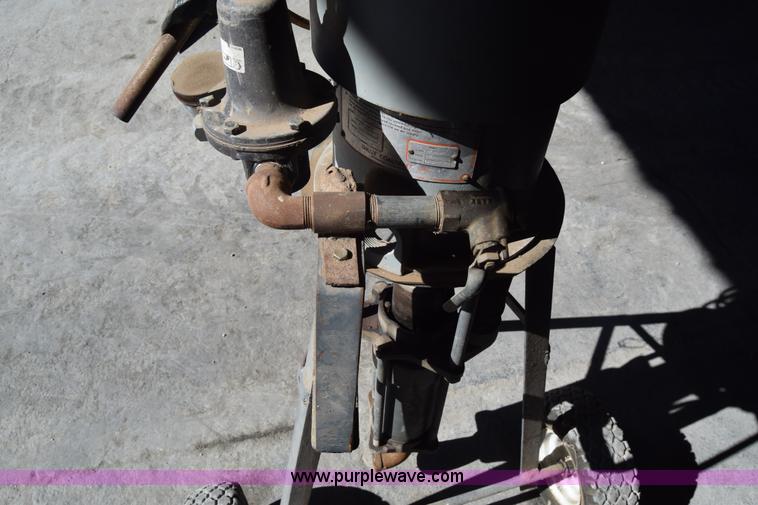 image for item BL9833 Graco Type 65 paint sprayer