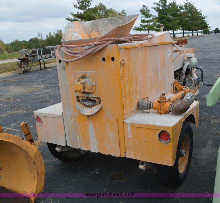 image for item BR9889 1991 Voeller 100 mud jack