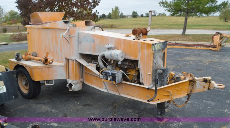 image for item BR9889 1991 Voeller 100 mud jack