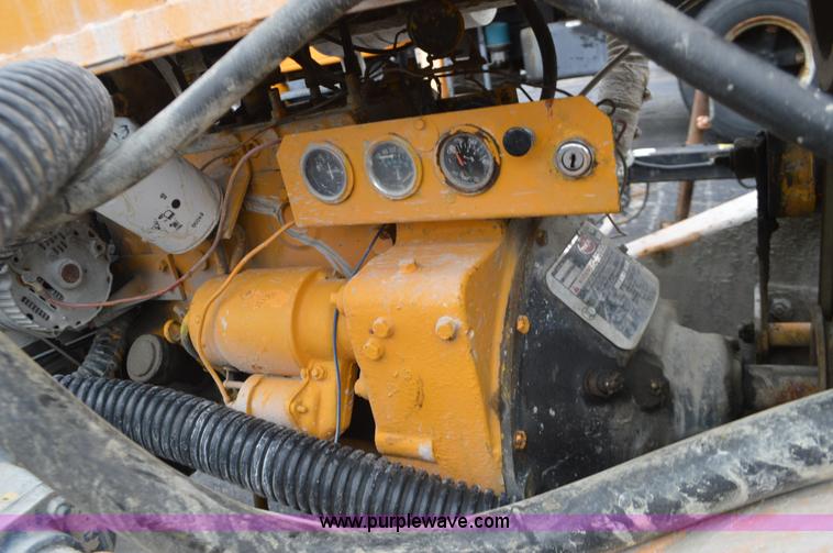 image for item BR9889 1991 Voeller 100 mud jack