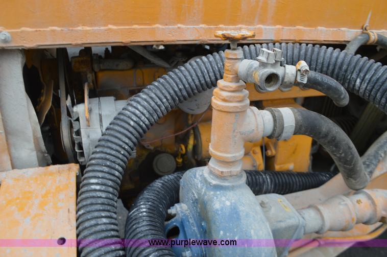 image for item BR9889 1991 Voeller 100 mud jack