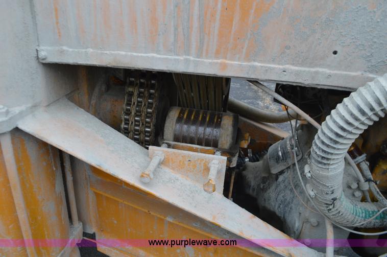 image for item BR9889 1991 Voeller 100 mud jack