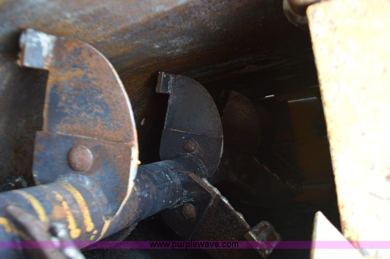 image for item BR9889 1991 Voeller 100 mud jack