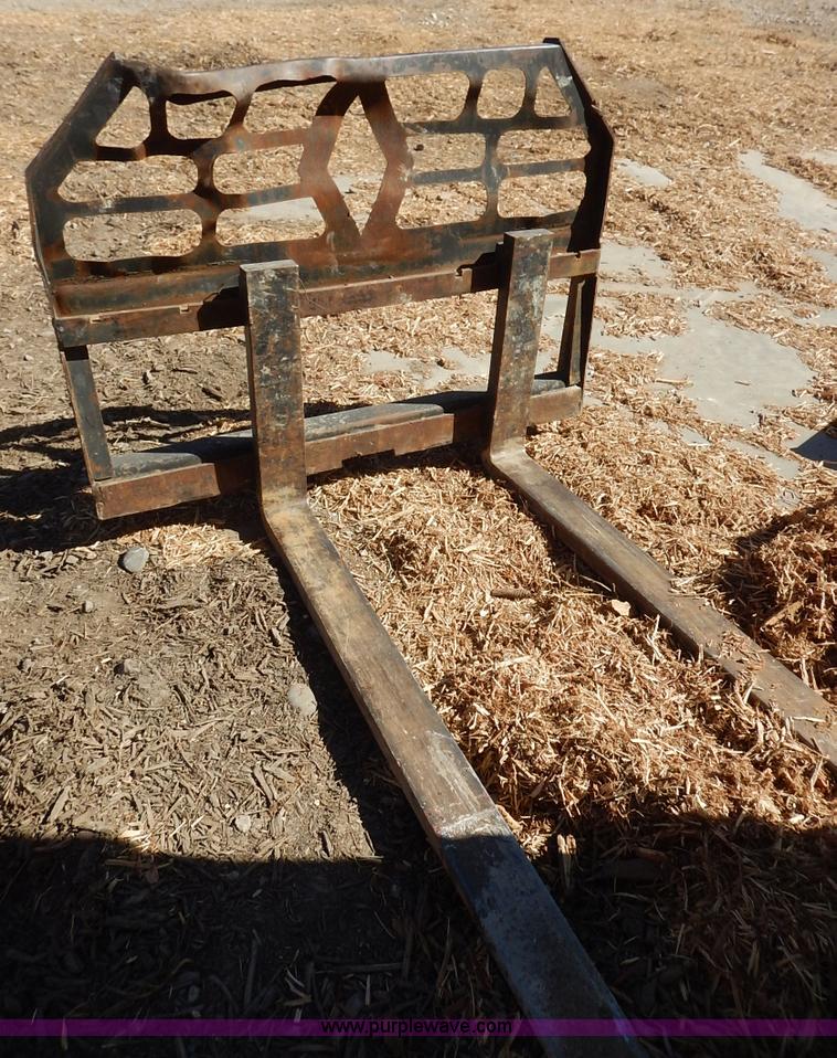 image for item BT9632 Blue Diamond B48 pallet forks