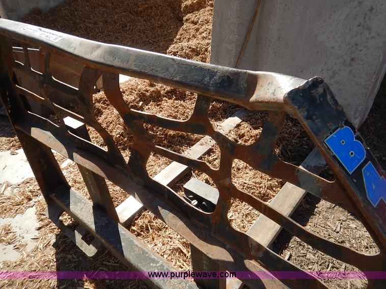 image for item BT9632 Blue Diamond B48 pallet forks