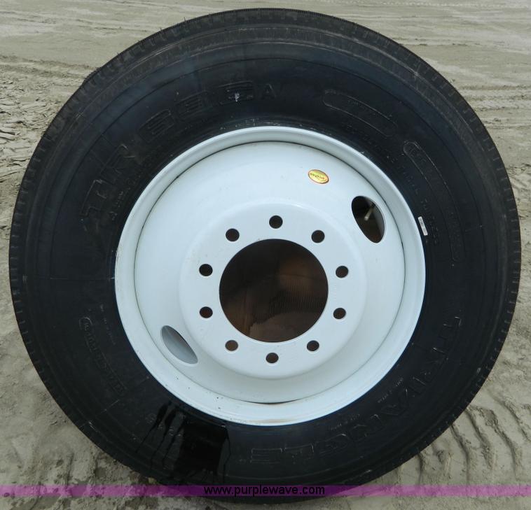 image for item BT9972 (8) 11R24.5 triangle tires
