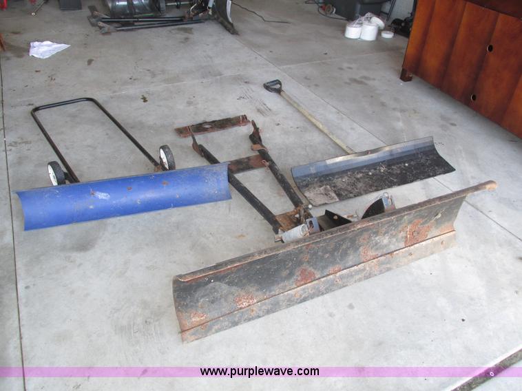 image for item H1120 Assorted snow removal tools and accessories