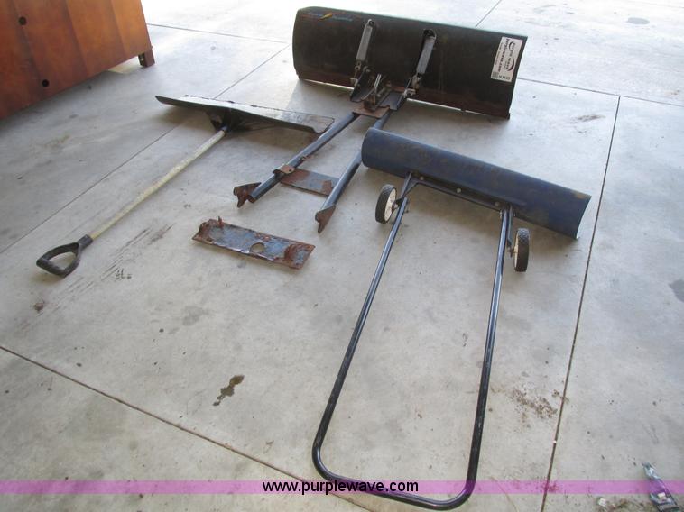 image for item H1120 Assorted snow removal tools and accessories