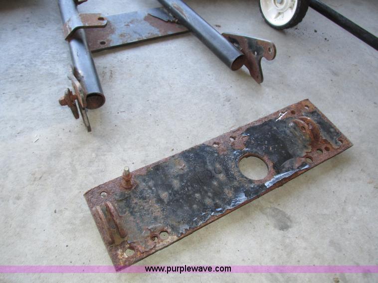 image for item H1120 Assorted snow removal tools and accessories