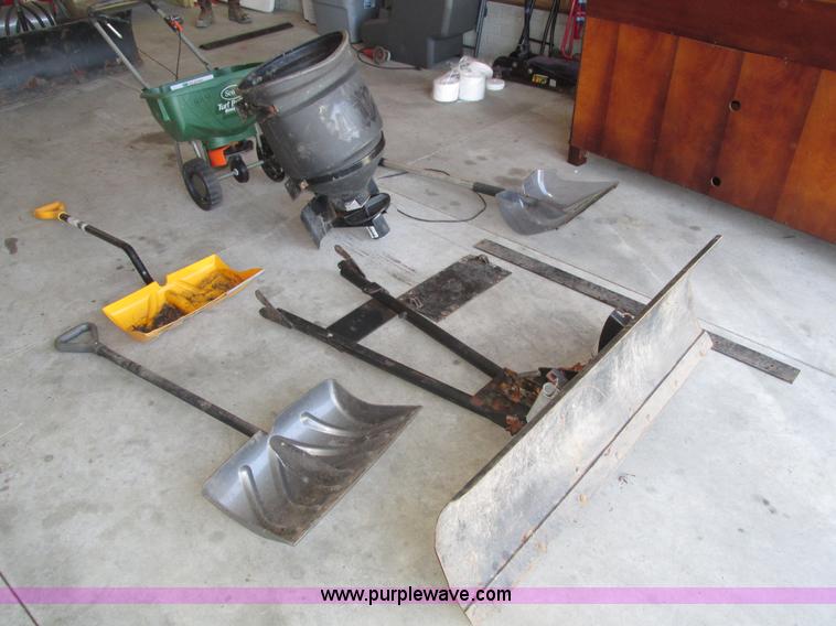 image for item H1121 Assorted snow removal tools and accessories