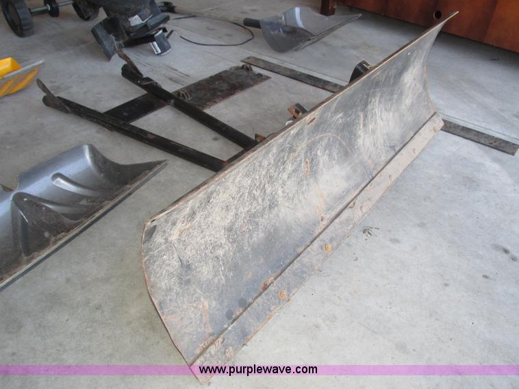 image for item H1121 Assorted snow removal tools and accessories